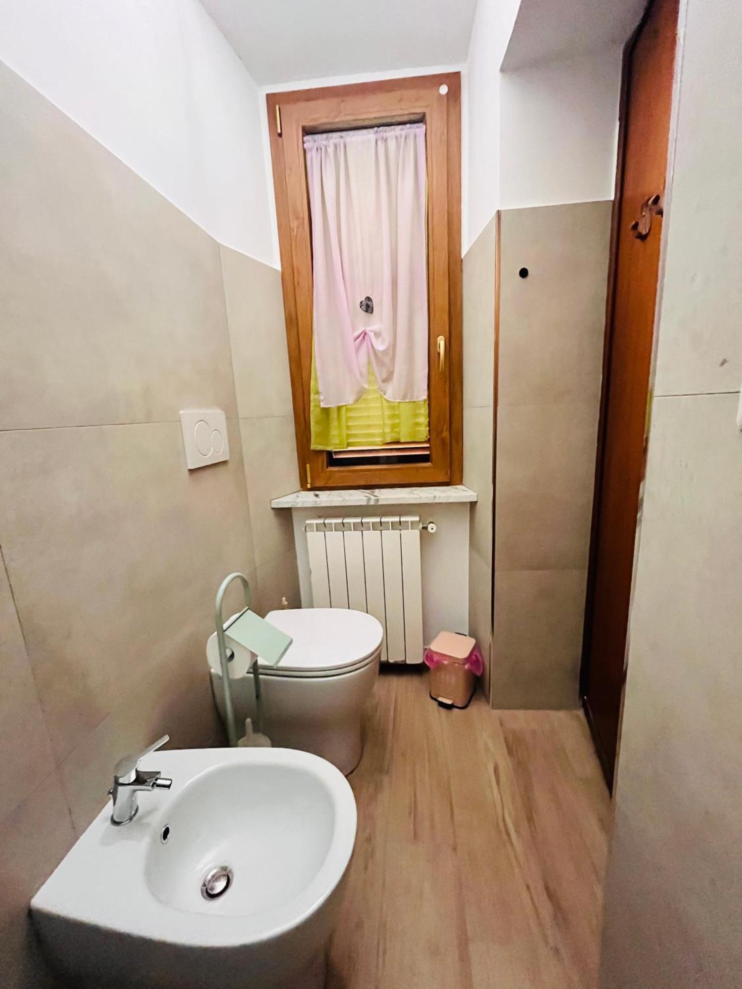 La Verde Rosa - Casa Vacanze A Due Passi Dal Lago Marta Exterior foto